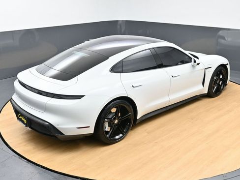 Used 2021 Porsche Taycan image 47