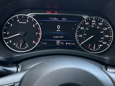 New 2025 Nissan Sentra SR w/ Midnight Edition image 19