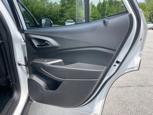 Used 2024 Chevrolet Trax LT w/ Driver Confidence Package FWD image 18