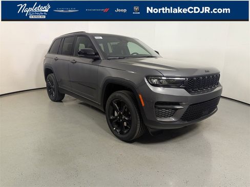 New 2025 Jeep Grand Cherokee Altitude image 1