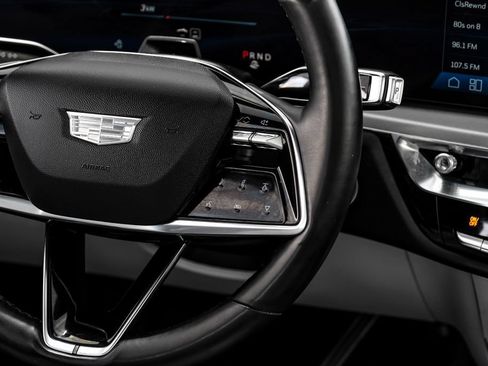 Used 2023 Cadillac Lyriq AWD image 17