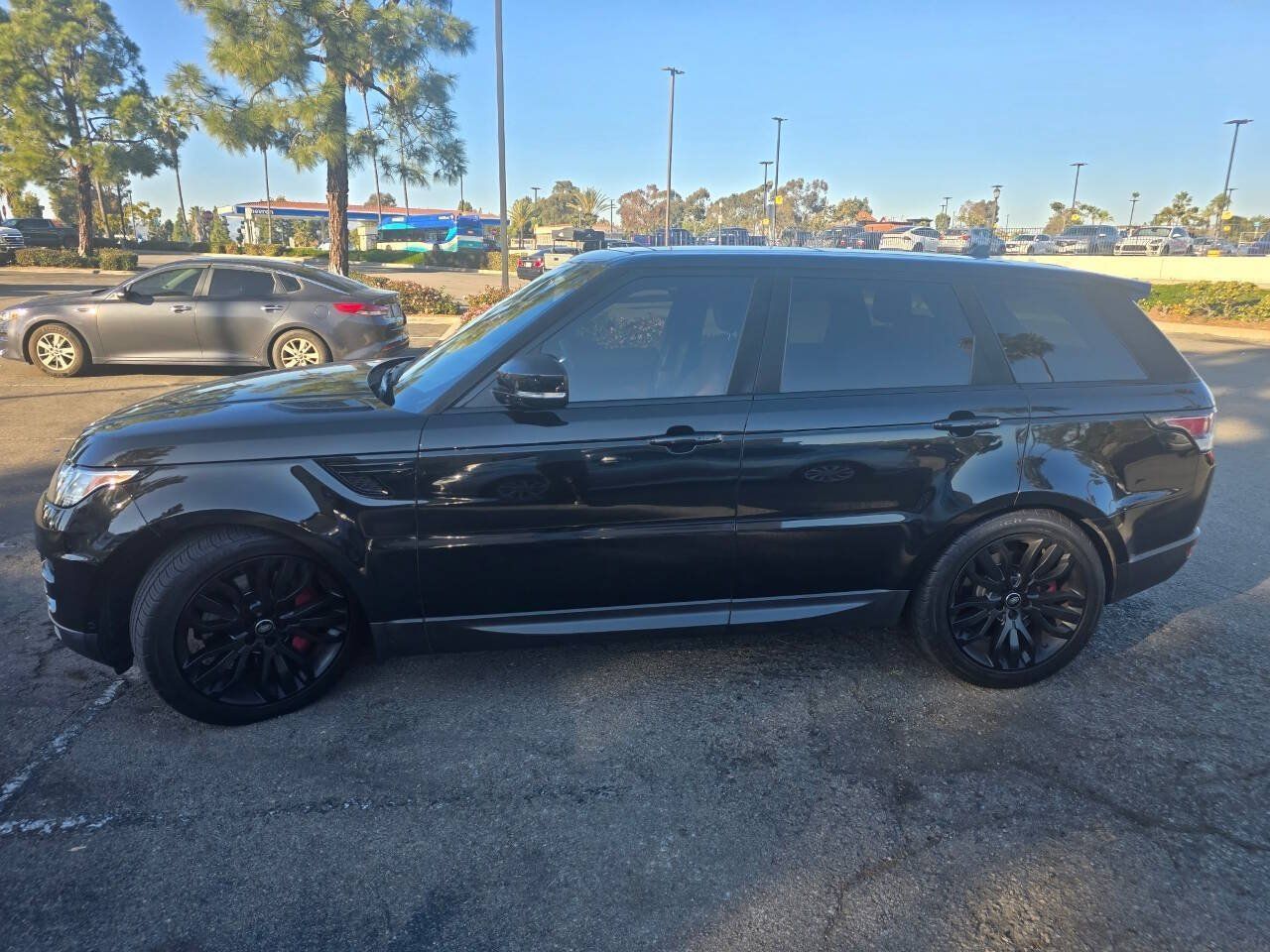 Used 2016 Land Rover Range Rover Sport Supercharged AWD/4WD image 4