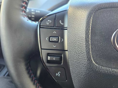 Used 2024 Toyota Prius Prime SE image 31