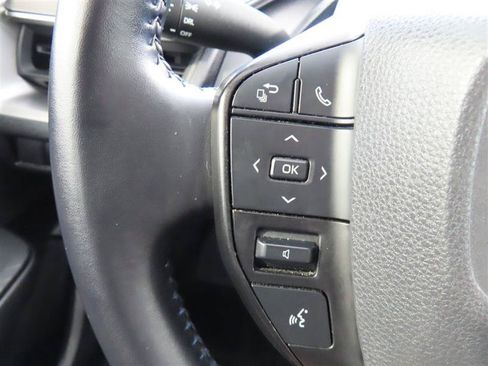 Used 2024 Toyota Prius LE FWD image 21