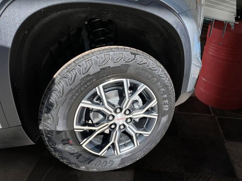New 2026 GMC Acadia AT4 w/ Super Cruise Package AWD/4WD image 10