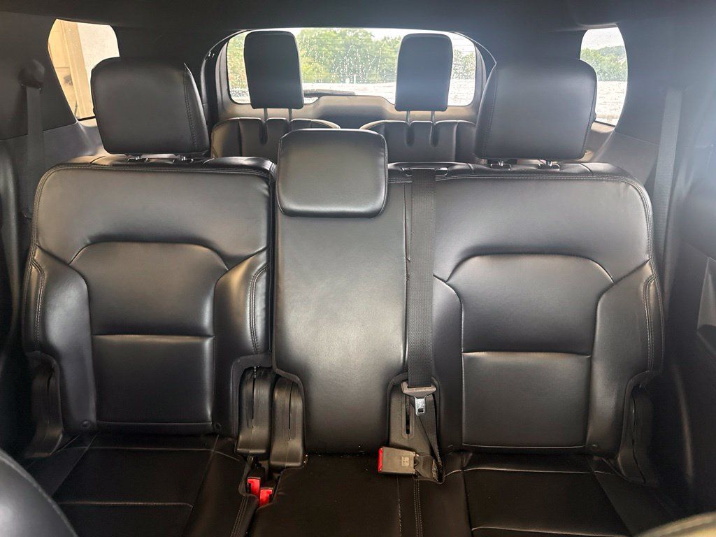 Used 2019 Ford Explorer XLT w/ Equipment Group 202A AWD/4WD image 20