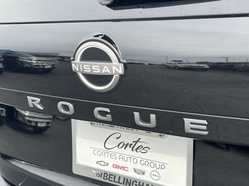 Used 2025 Nissan Rogue SV AWD/4WD image 8