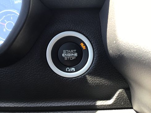 Used 2023 RAM 1500 Laramie AWD/4WD image 16