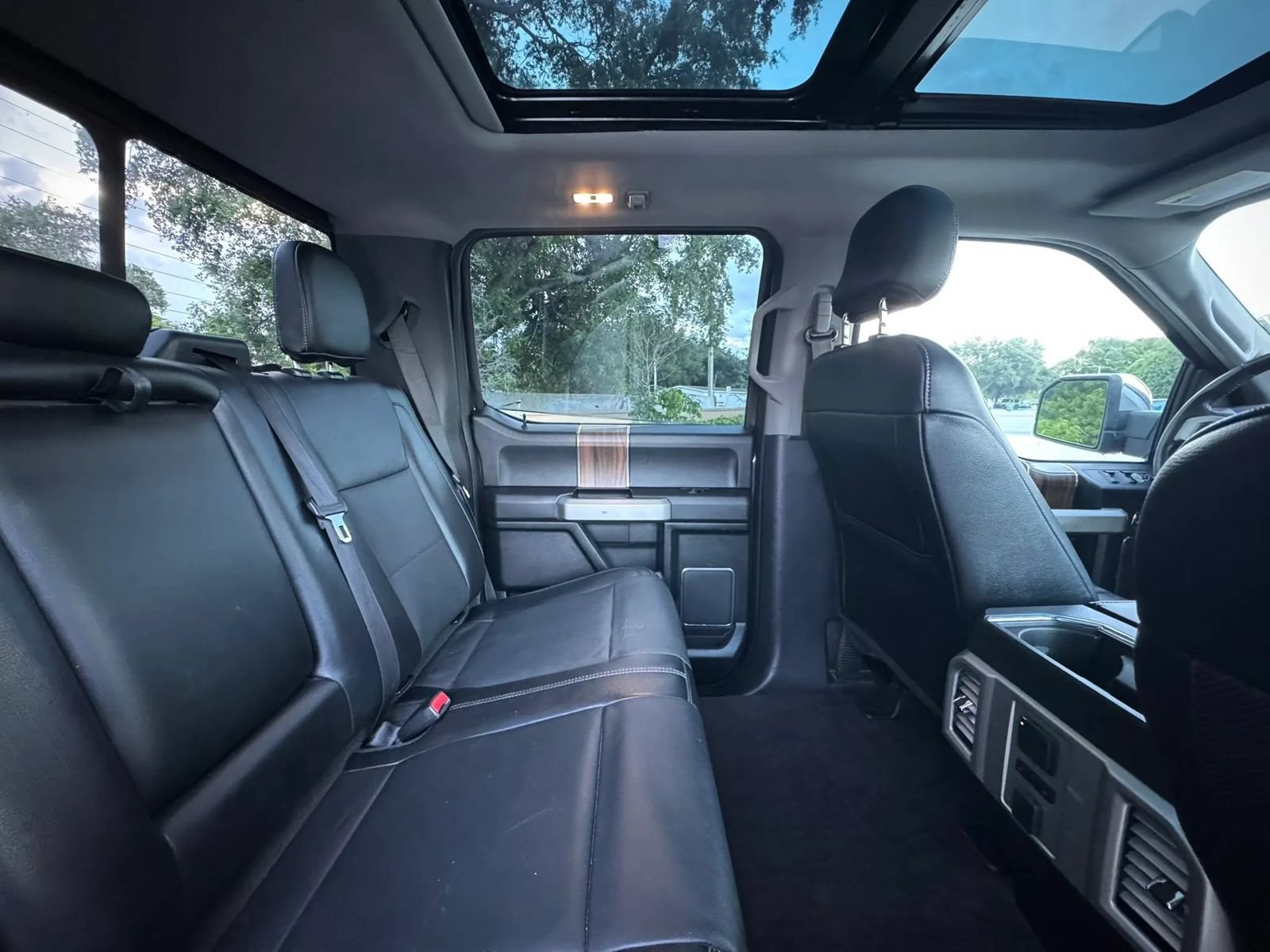 Used 2015 Ford F150 Lariat w/ Equipment Group 502A Luxury AWD/4WD image 29