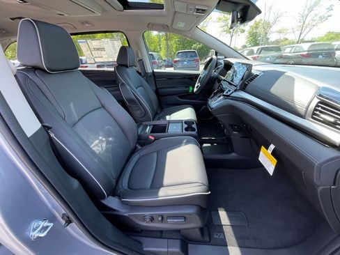 New 2026 Honda Odyssey Touring image 32