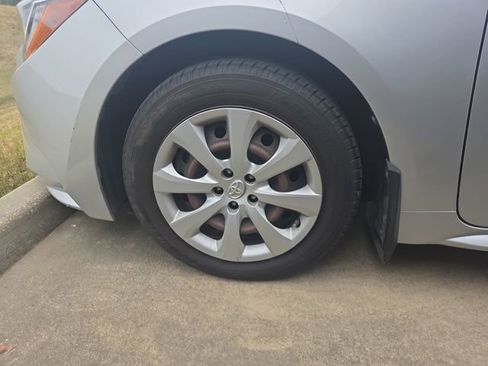 Used 2020 Toyota Corolla LE image 27