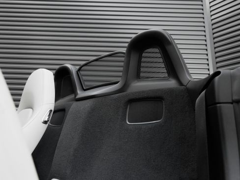 Certified 2025 Porsche 718 Boxster S RWD image 18