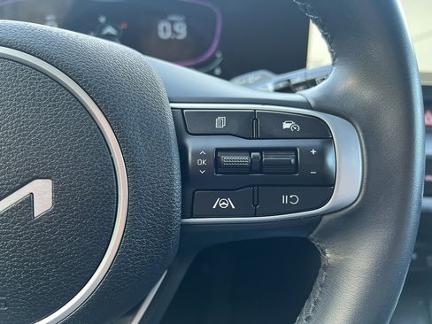 Used 2023 Kia Sportage EX image 18