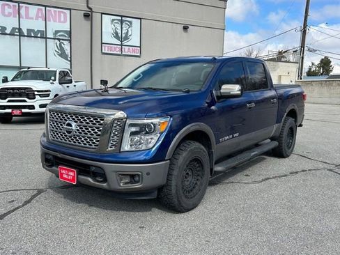 Used 2018 Nissan Titan Platinum Reserve w/ Platinum Utility Package image 10