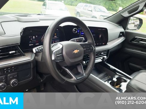 Used 2025 Chevrolet Tahoe LT AWD/4WD image 16