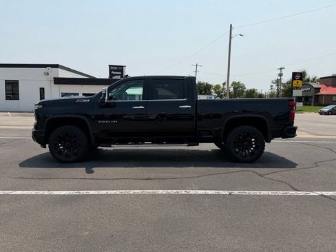 Used 2024 Chevrolet Silverado 2500 LTZ w/ LTZ Plus Package AWD/4WD image 6