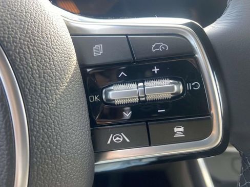 New 2026 Kia Carnival EX FWD image 15
