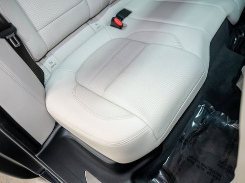 Used 2025 Jaguar F-PACE R-Dynamic S image 34