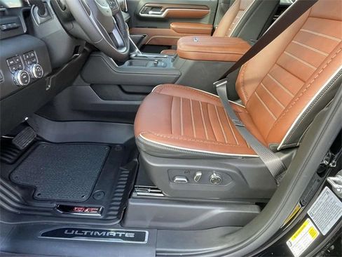 New 2026 GMC Sierra 2500 Denali Ultimate w/ LPO, Black Badging Package image 12