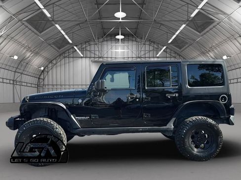 Used 2016 Jeep Wrangler Unlimited Rubicon w/ Connectivity Group AWD/4WD image 4