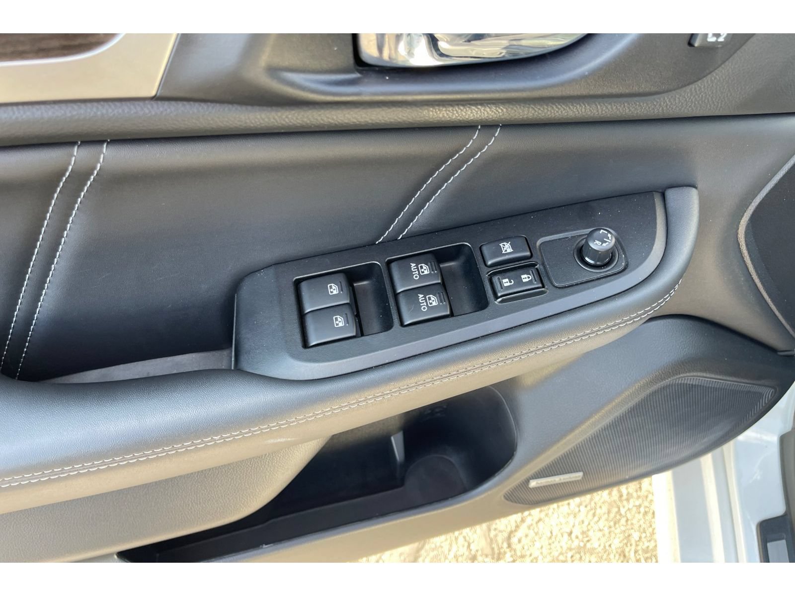 Used 2018 Subaru Legacy 3.6R Limited AWD/4WD image 12