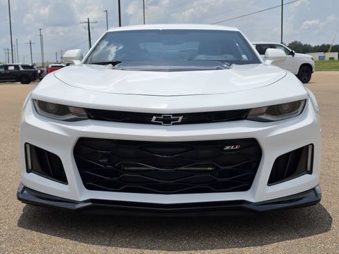Used 2023 Chevrolet Camaro ZL1 RWD image 8