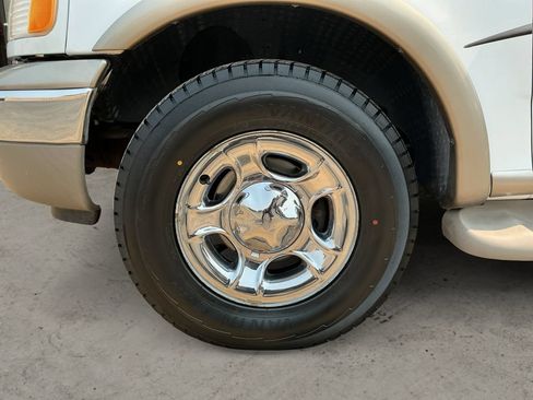 Used 2000 Ford Expedition Eddie Bauer AWD/4WD image 9