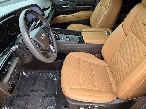 Used 2024 Cadillac Escalade Sport w/ Touring Package AWD/4WD image 11