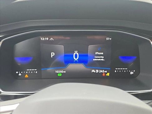 Used 2024 Volkswagen Jetta SE image 9