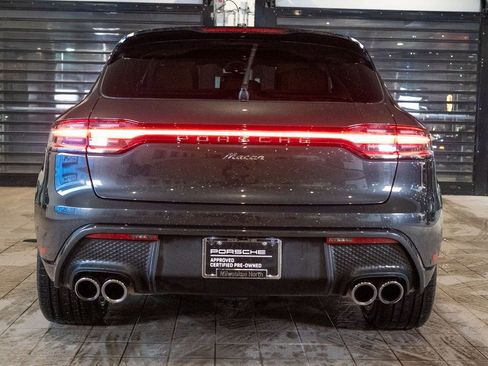 Certified 2022 Porsche Macan image 9