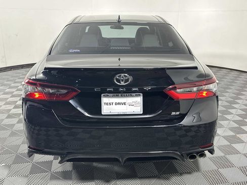 Used 2024 Toyota Camry SE image 6