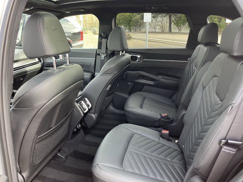 Used 2025 Kia Sorento SX Prestige image 13