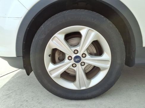 Used 2015 Ford Escape SE w/ Equipment Group 201A image 9