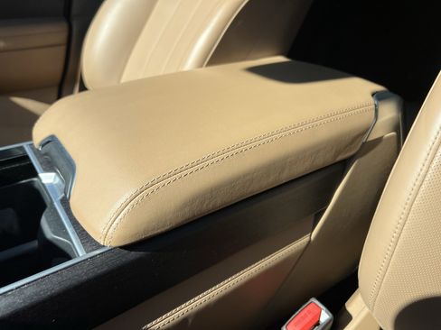 Certified 2024 Land Rover Range Rover SE image 28