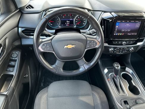 Used 2020 Chevrolet Traverse LT FWD image 13