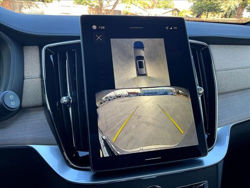 New 2026 Volvo XC90 B6 Plus w/ Protection Package Premier image 20