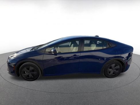 Used 2025 Toyota Prius LE image 6