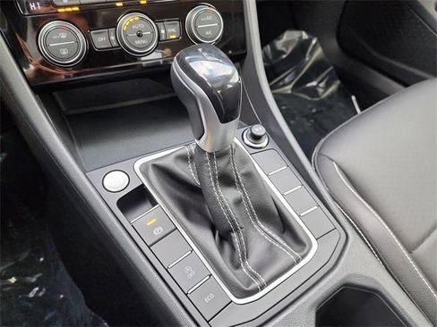 Certified 2023 Volkswagen Jetta SE image 21