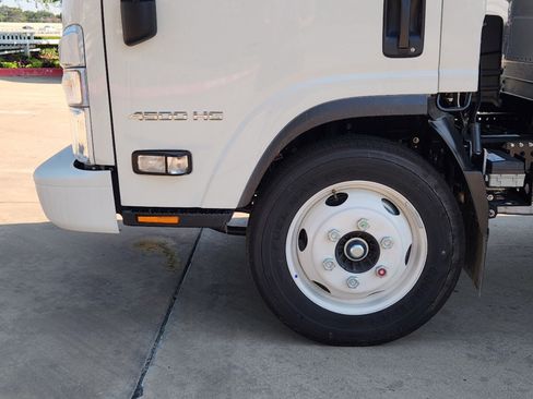 New 2024 Chevrolet Low Cab Forward image 9