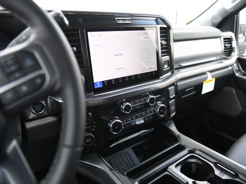 New 2026 Ford F250 Lariat w/ Lariat Premium Package AWD/4WD image 16