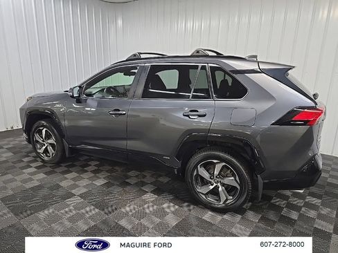 Used 2021 Toyota RAV4 SE w/ Weather & Moonroof Package AWD/4WD image 5