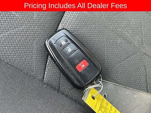 Used 2024 Toyota RAV4 XLE AWD/4WD image 33