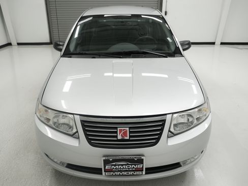 Used 2005 Saturn ION Level 3 w/ Travel Pkg FWD image 2