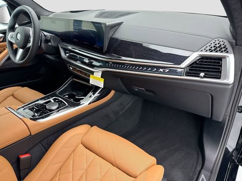 New 2026 BMW X7 xDrive40i w/ M Sport Package AWD/4WD image 16