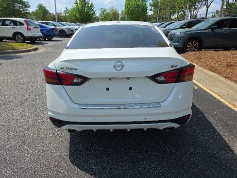 Used 2023 Nissan Altima 2.5 SV w/ SV Premium Package FWD image 7