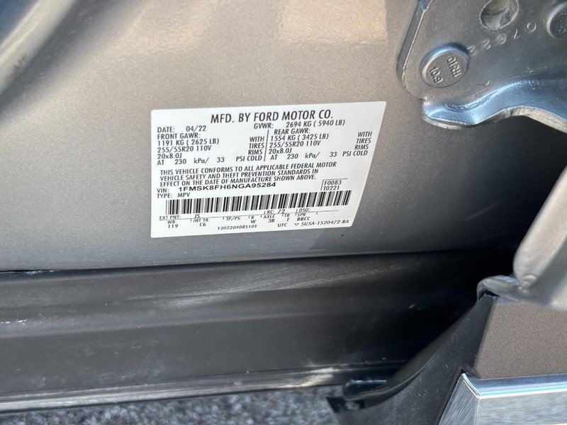 Used 2022 Ford Explorer Limited w/ Equipment Group 301A AWD/4WD image 25