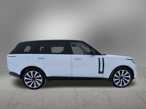 New 2026 Land Rover Range Rover Long Wheelbase SE image 7