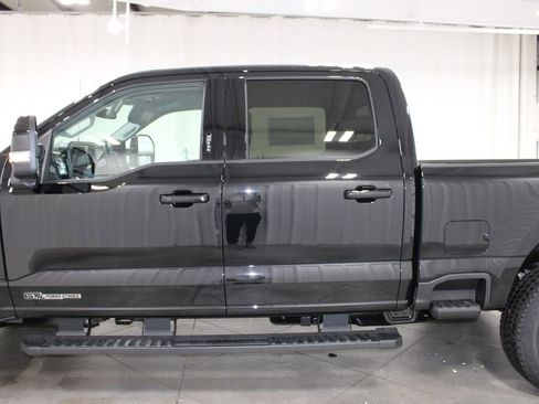 New 2026 Ford F250 Lariat w/ Black Appearance Package image 5