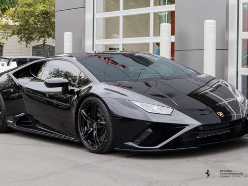 Used 2021 Lamborghini Huracan EVO RWD image 9
