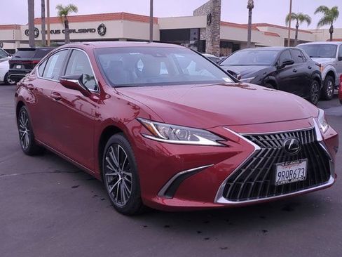 Used 2025 Lexus ES 300h w/ Premium Package image 3